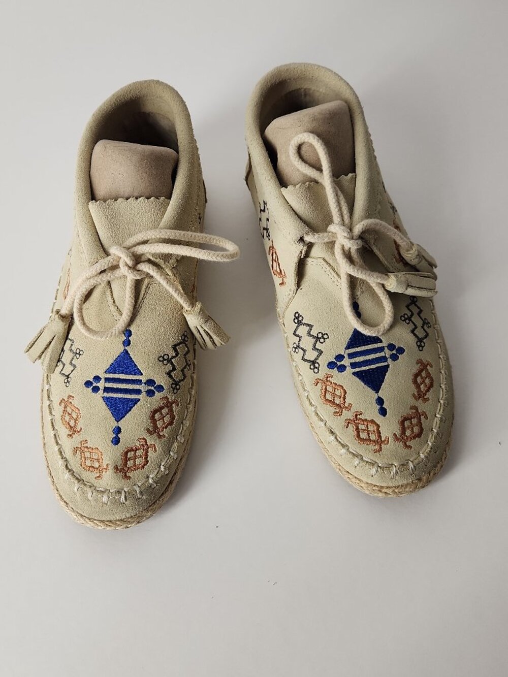 Toms Palmera Chukka suede embroidered moccasins booties shoes sz 5 like new